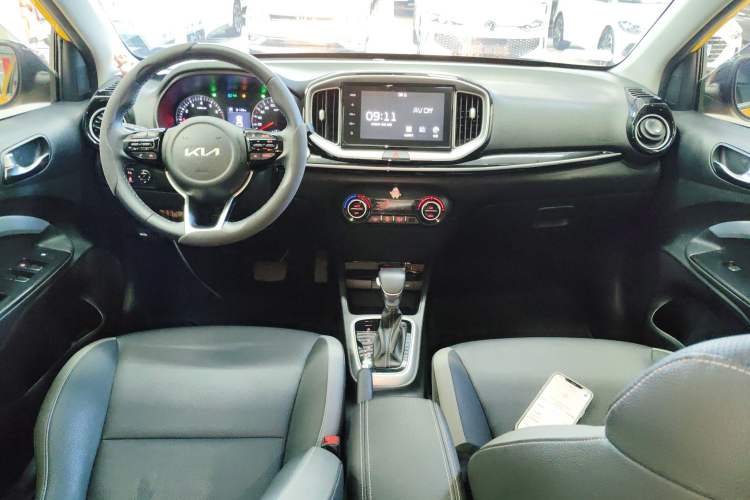 Used Kia kx1 Stonic 2021 1.4L CVT Sunroof Model Center Console