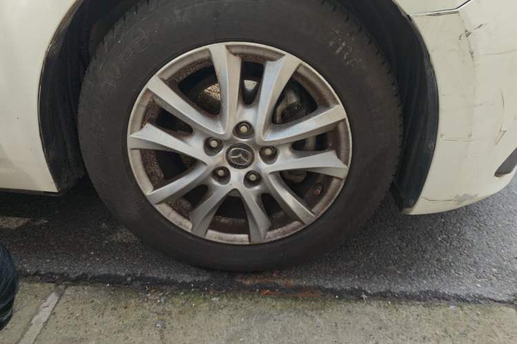 Used Mazda 3 Axela 2016 Sedan 1.5L Automatic Luxury Model