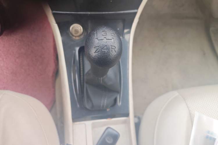Used BYD F3 2013 Energy-Efficient Model 1.5L Manual Comfort Version Gear Lever
