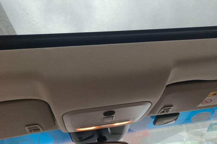 Used Chevrolet Cruze 2015 1.5L Classic SE AT Headliner