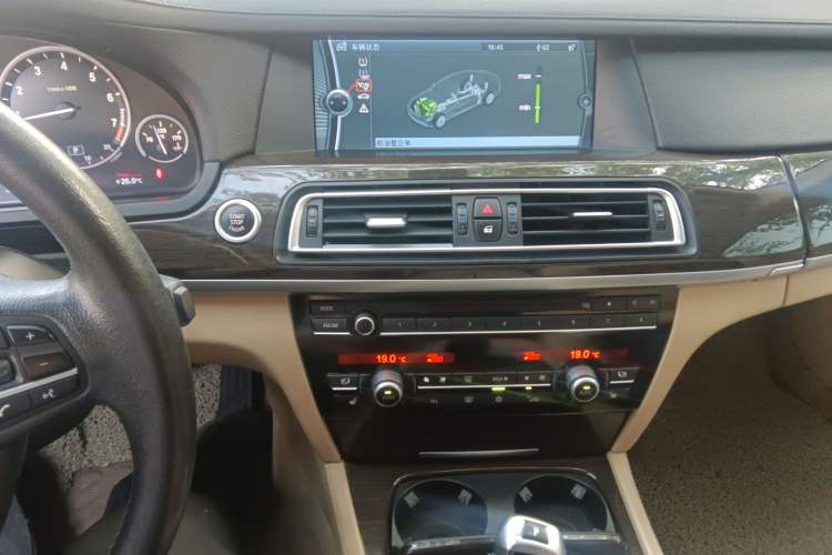 Used BMW 7 Series 2009 740Li Leading Model Audio And AC Panel