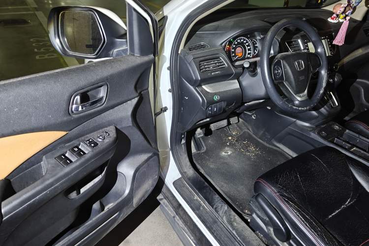 Used Honda CR-V 2016 2.0L two-wheel drive Urban Edition Driver Seat