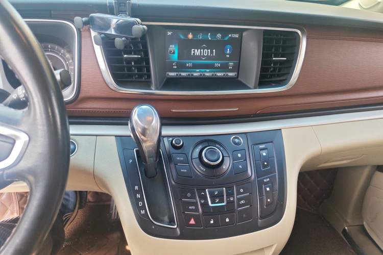 Used Buick GL8 2018 28T Luxury Model China VI Standard
