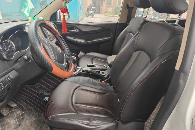 Used Baojun 560 2015 1.8L manual luxury version