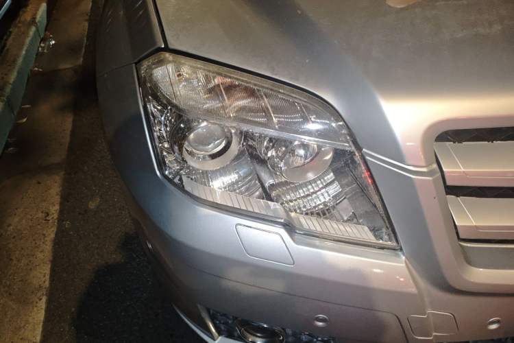 Used Mercedes-Benz GLK-Class 2011 GLK 300 4MATIC Fashion Model Right Front Headlight