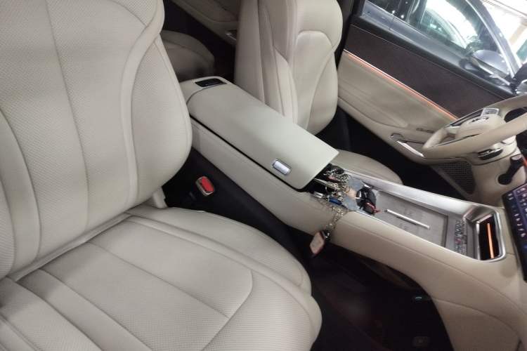 Used Denza N9 2025 Prestige Version
