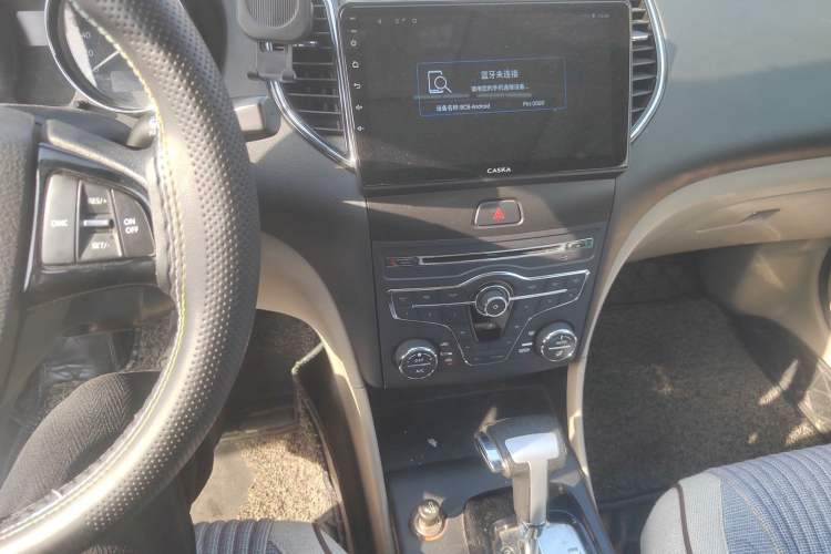 Used Bestune B50 2013 1.6L automatic luxury version Audio And AC Panel