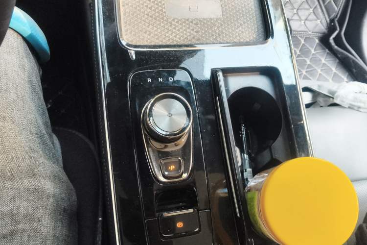 Used AION V 2021 Plus 70 Smart Edition Lithium Iron Phosphate Gear Lever