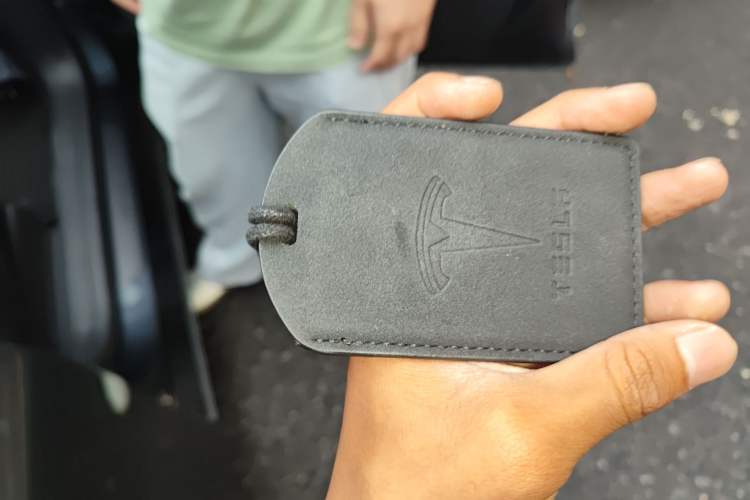 Used Tesla Model Y 2025 Long-Range All-Wheel-Drive Version
