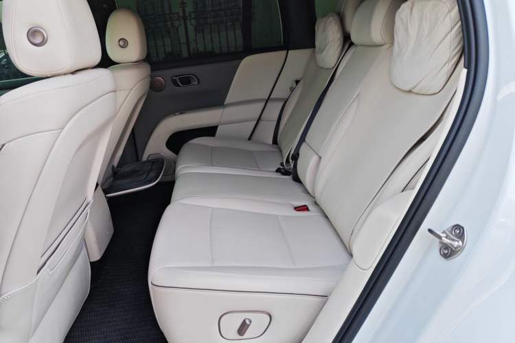 Used Li Auto Li Auto i6 2025 Model Two-Wheel-Drive Standard Type
