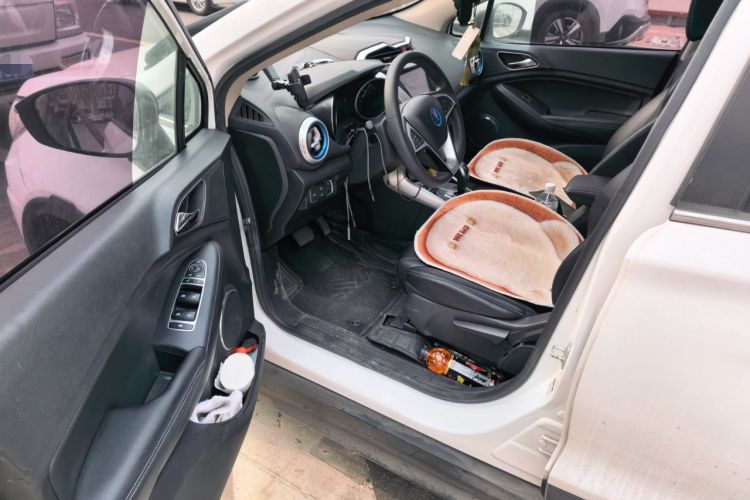 Used BYD Yuan New Energy 2019 EV360 Smart Connect Enjoyment Model
