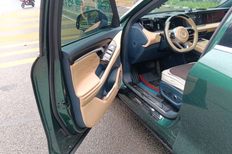 Used VOYAH FREE 2023 Four-Wheel Drive Extended-Range Model with Ultra-Long Range
