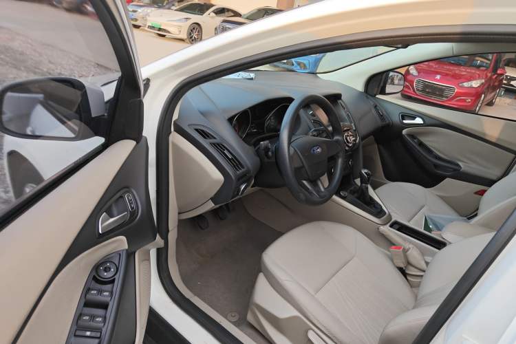 Used Ford Focus 2017 Sedan 1.6L Manual Comfort Plus SmartDrive Edition
