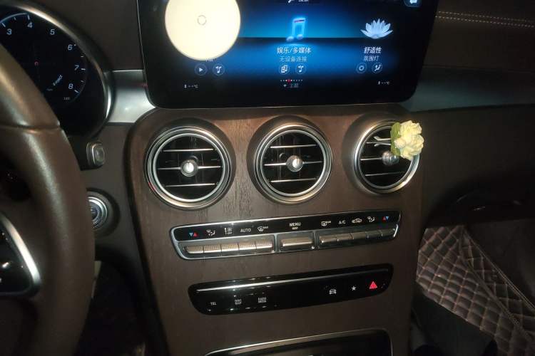 Used Mercedes-Benz GLC 2021 GLC 260 L 4MATIC Luxury Model Audio And AC Panel