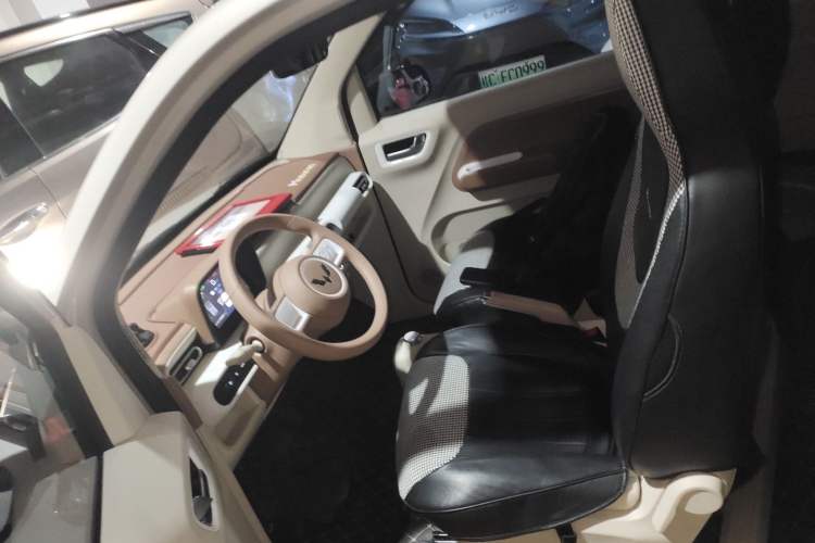 Used Wuling Hongguang MINIEV 2024 3rd Generation 215km Youth Edition
