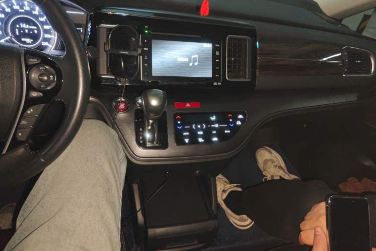 Used Honda Elysion 2016 2.4L Supreme Edition Audio And AC Panel