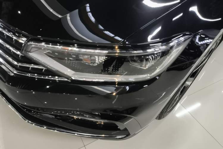 Used Volkswagen Magotan 2023 2 Million Units Commemorative Edition 330TSI DSG Luxury Version Left Front Headlight