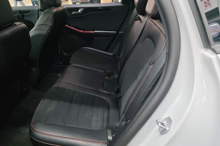 Used Ford Escape 2024 EcoBoost 245 Four-Wheel Drive ST-Line Pro Trim
