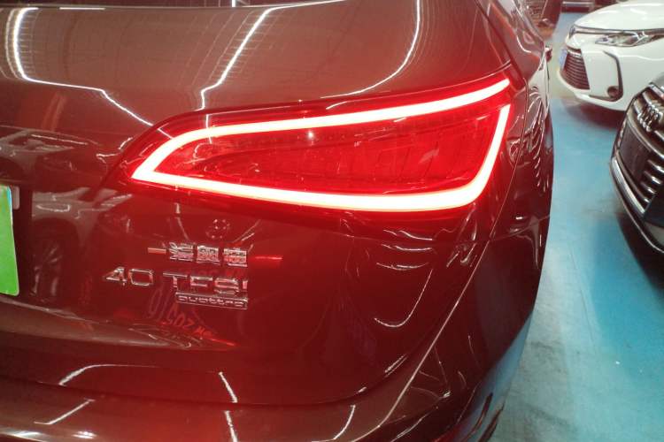 Used Audi Q5 2015 40 TFSI Comfort Model Exterior 3