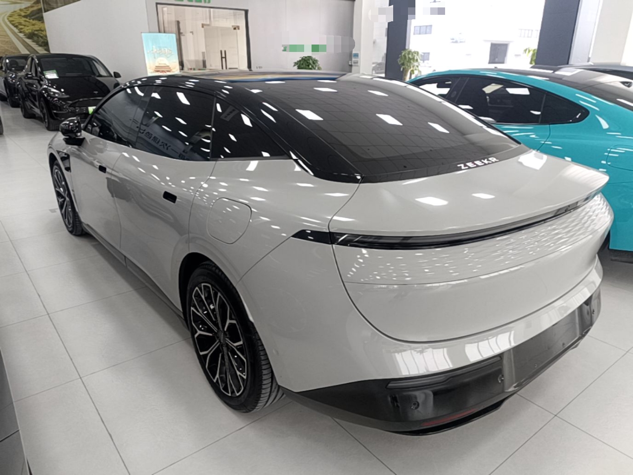 Zeekr 007 2025 Rear-Drive Intelligent Driving Version 75 kWh — снимка 4