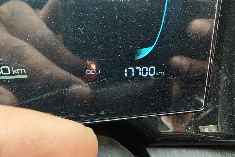 Used BYD Qin PLUS 2024 HONOR Edition DM-i 55KM Leading Model Odometer Close Up