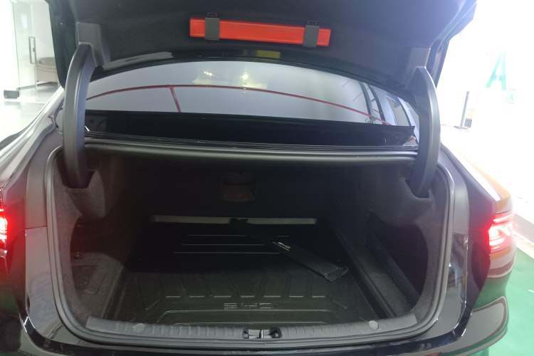 Used BYD Han 2024 EV Glory Edition 506KM Front-Wheel-Drive Premium Model