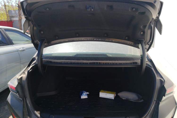 Used Dongfeng Aeolus Yixuan MAX 2021 1.5T Nightbreak Dawn Edition Trunk