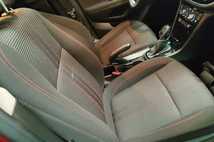 Used Buick Encore 2016 18T Automatic Two-Wheel Drive Urban Fashion Model