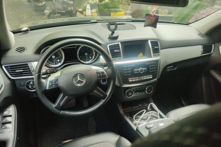 Used Mercedes-Benz M-Class 2012 ML 300