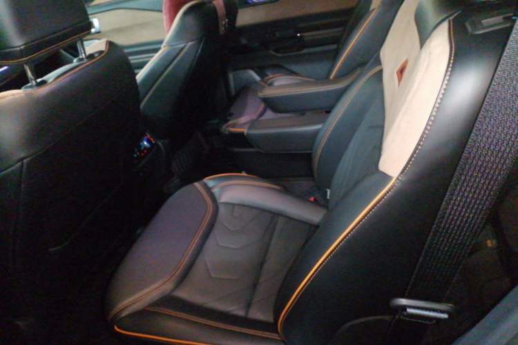 Used Ford Explorer 2023 EcoBoost 285 Kunlun Peak Edition 6-Seater