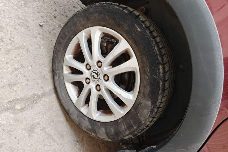 Used Dongfeng Fengon 370 2016 1.5L Manual Luxury Version SFG15-05 7 Seats