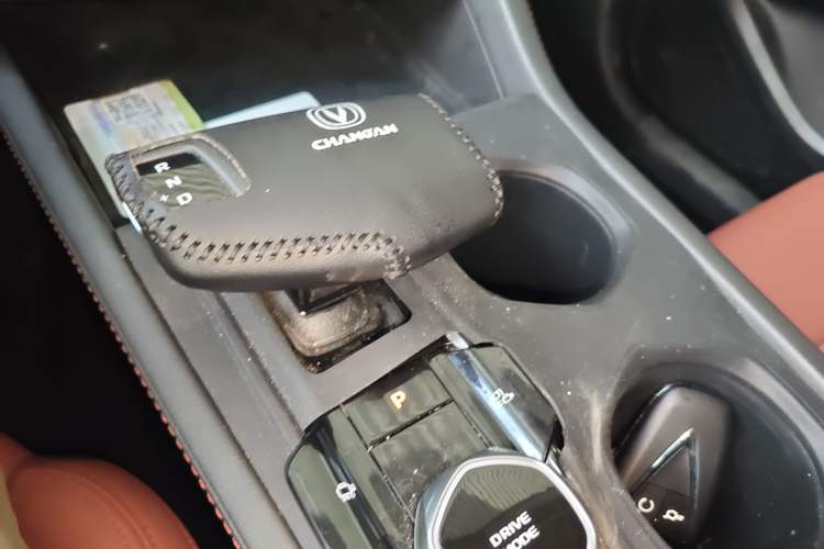 Used CHANGAN Eado 2025 PLUS 1.4T Dual-Clutch High-Energy Version Gear Lever