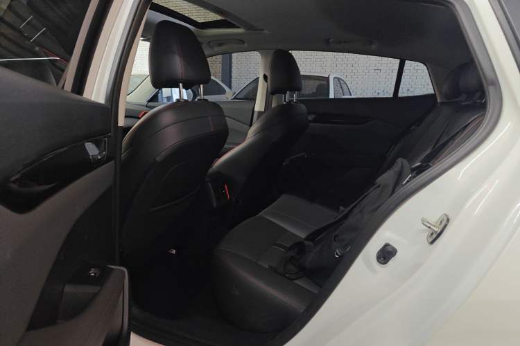 Used Dongfeng Aeolus Yixuan 2021 230T Automatic Chasing Shadow Edition
