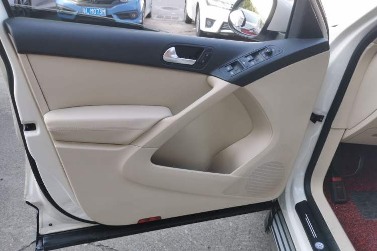 Used Volkswagen Tiguan L 2015 1.8TSI Automatic Two-Wheel Drive Trend Edition
