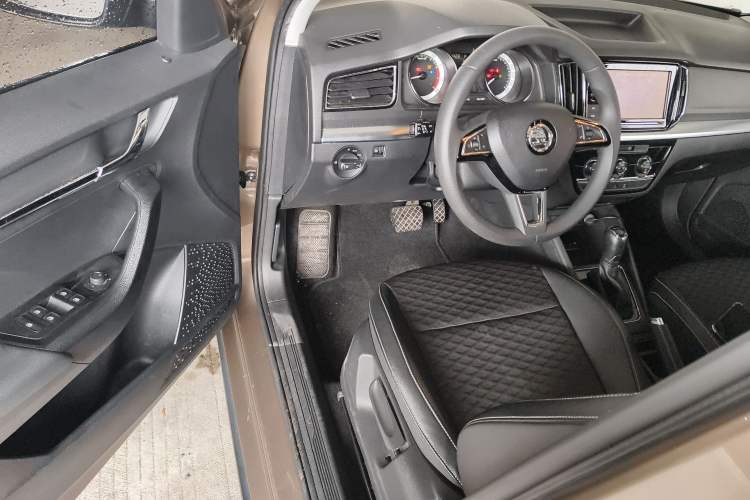 Used Skoda Kamiq 2018 1.5L Automatic Comfort Edition China VI Standard Driver Seat