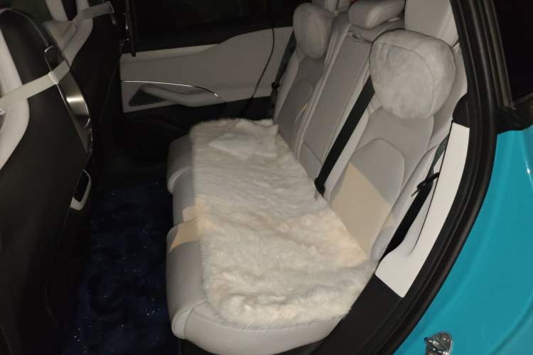 Used Xiaomi Auto SU7 2024 Four-Wheel Drive Ultra-Long Range Advanced Intelligent Driving Max Edition