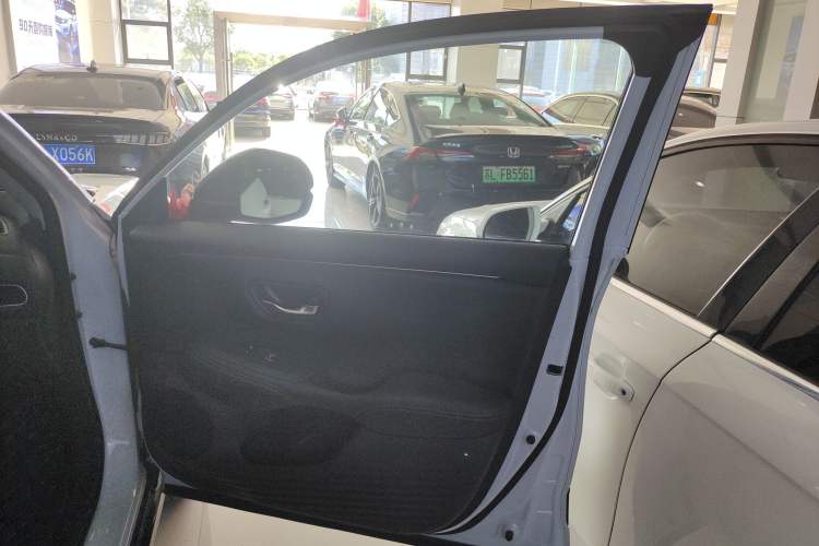 Used Honda HR-V 2023 2.0L eHEV Dynamic Edition
