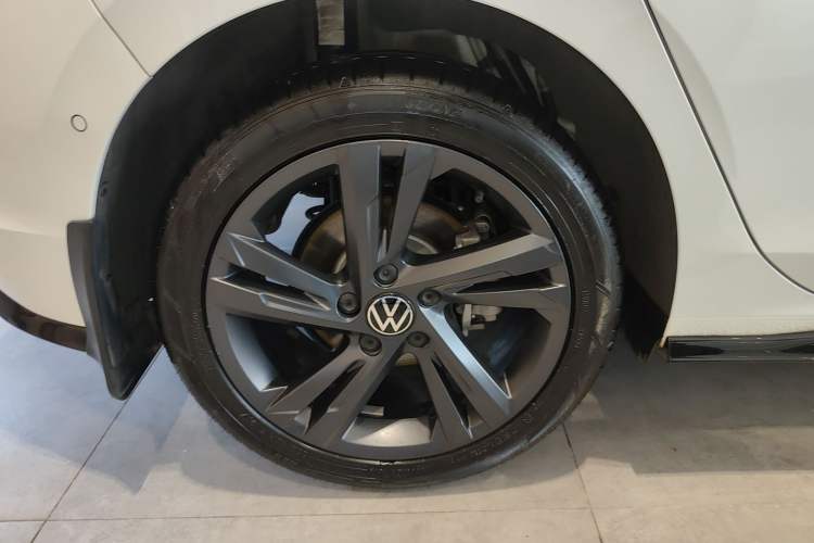 Used Volkswagen Golf 2023 Facelift 280TSI DSG R-Line Lite