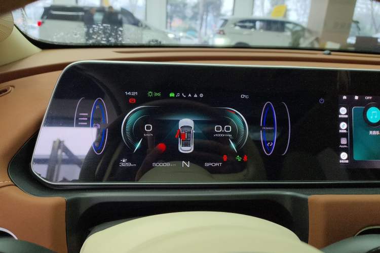 Used ORA Good Cat 2022 Morandi Edition 400km Standard Range Premium Version Lithium-Ion Battery