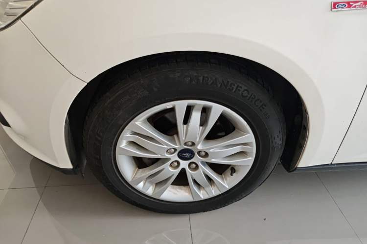 Used Ford Focus 2012 Sedan 1.6L Automatic Comfort Model
