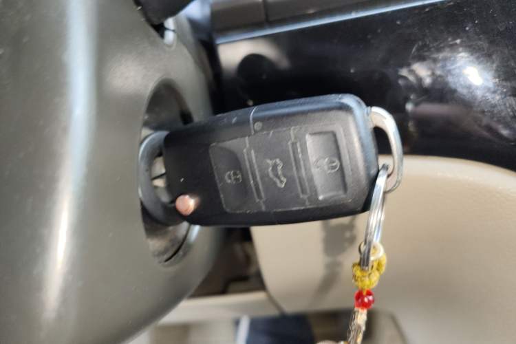 Used Volkswagen Lavida 2011 1.6L Automatic Premium Edition Vehicle Key