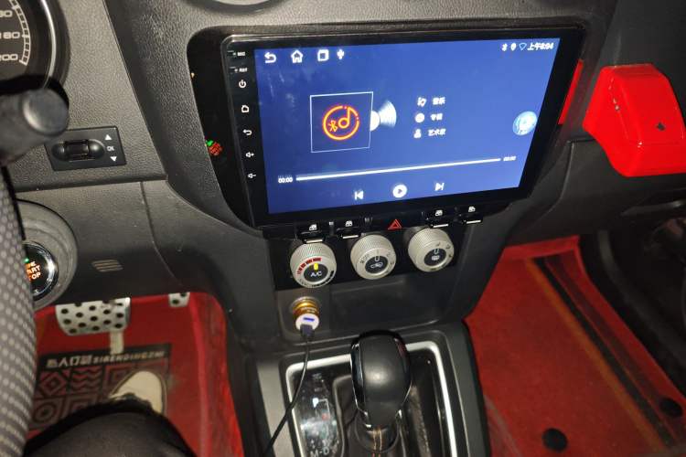 Used BAIC Off-Road BJ40 2016 40L 2.3T Automatic All-Wheel Drive Premium Edition Audio And AC Panel