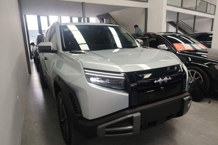 Used Formula Leopard Titanium 3 2025 501 km All-Wheel Drive Intelligent Driving Max Edition