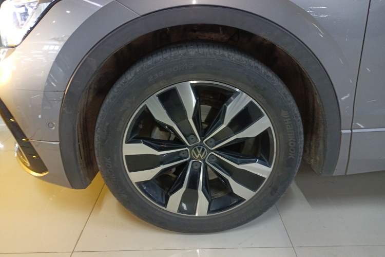 Used Volkswagen Tiguan L 2022 330TSI Automatic Two-Wheel Drive R-Line Enhanced Edition
