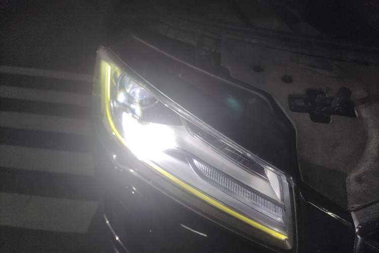 Used Audi A8 2014 A8L 45 TFSI quattro Comfort model
