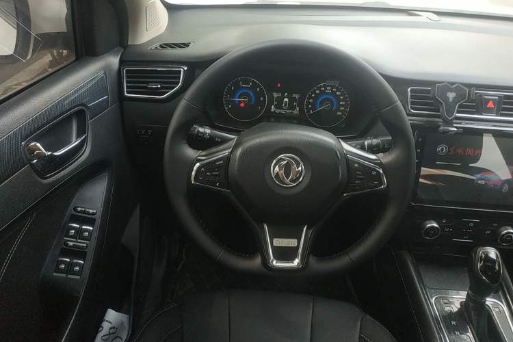 Used Dongfeng Fengon 580 2016 Revised Version 1.5T CVT Luxury Edition Steering Wheel