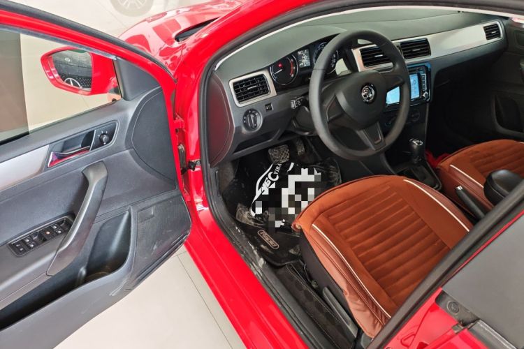 Used Skoda Rapid Spaceback 2014 1.6L Automatic Enjoyment Edition Driver Seat