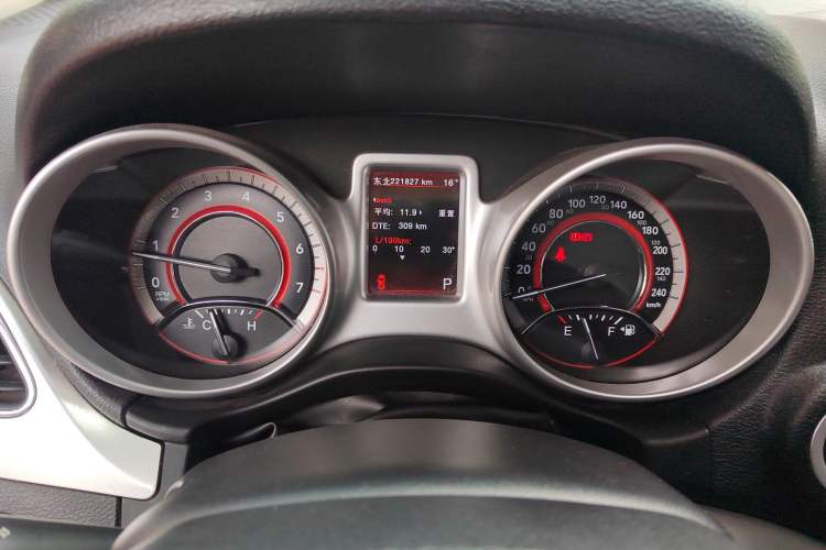 Used Dodge Journey 2013 2.4L Two-Wheel Drive Luxury Version