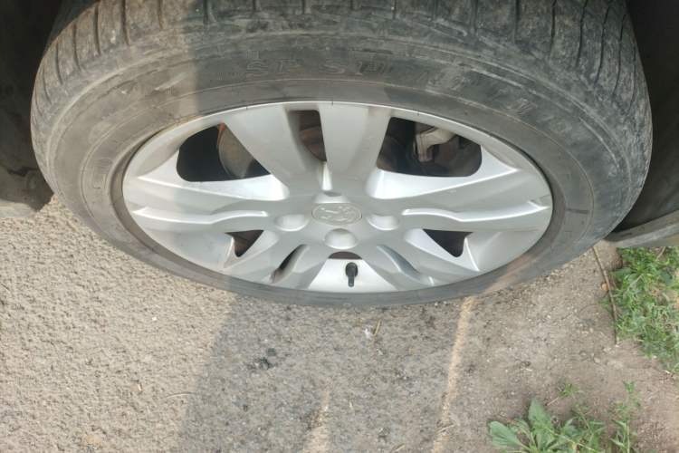 Used Peugeot 3008 2015 1.6THP Automatic Prestige Edition Right Front Wheel Hub