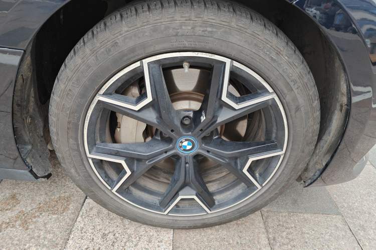 Used BMW i3 2023 eDrive 40 L Midnight Edition

